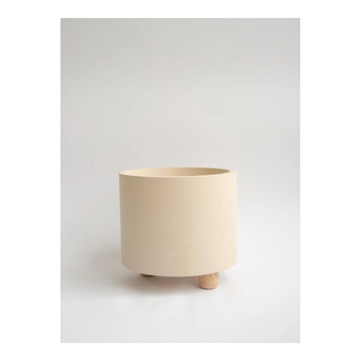 Matera tarro de cemento liso con patas de madera, 15x14 cm
